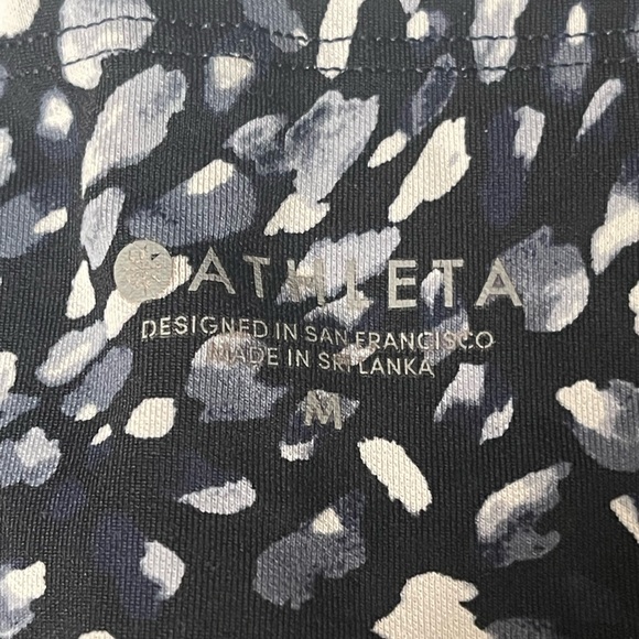 Athleta Up For Anything Cropped Leggings Navy Print | M | UPF 50+ | POCKETS! - Picture 4 of 5